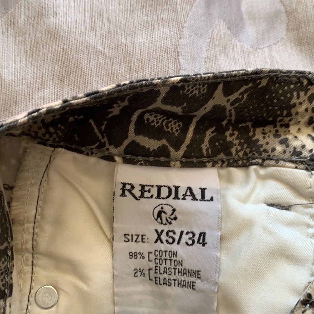 🎉HOST PICK🎉 Redial Premium Denim Collection Snakeprint Skinny Jeans - Picture 6 of 6